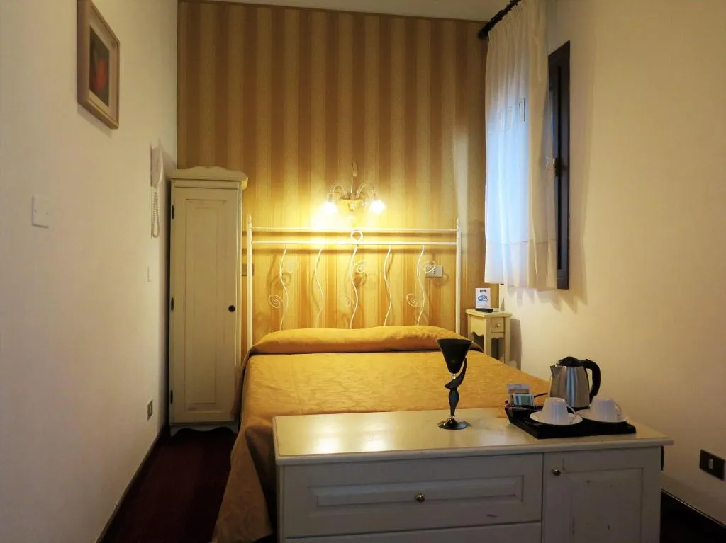 Room, Hotel Al Soffiador, Venice