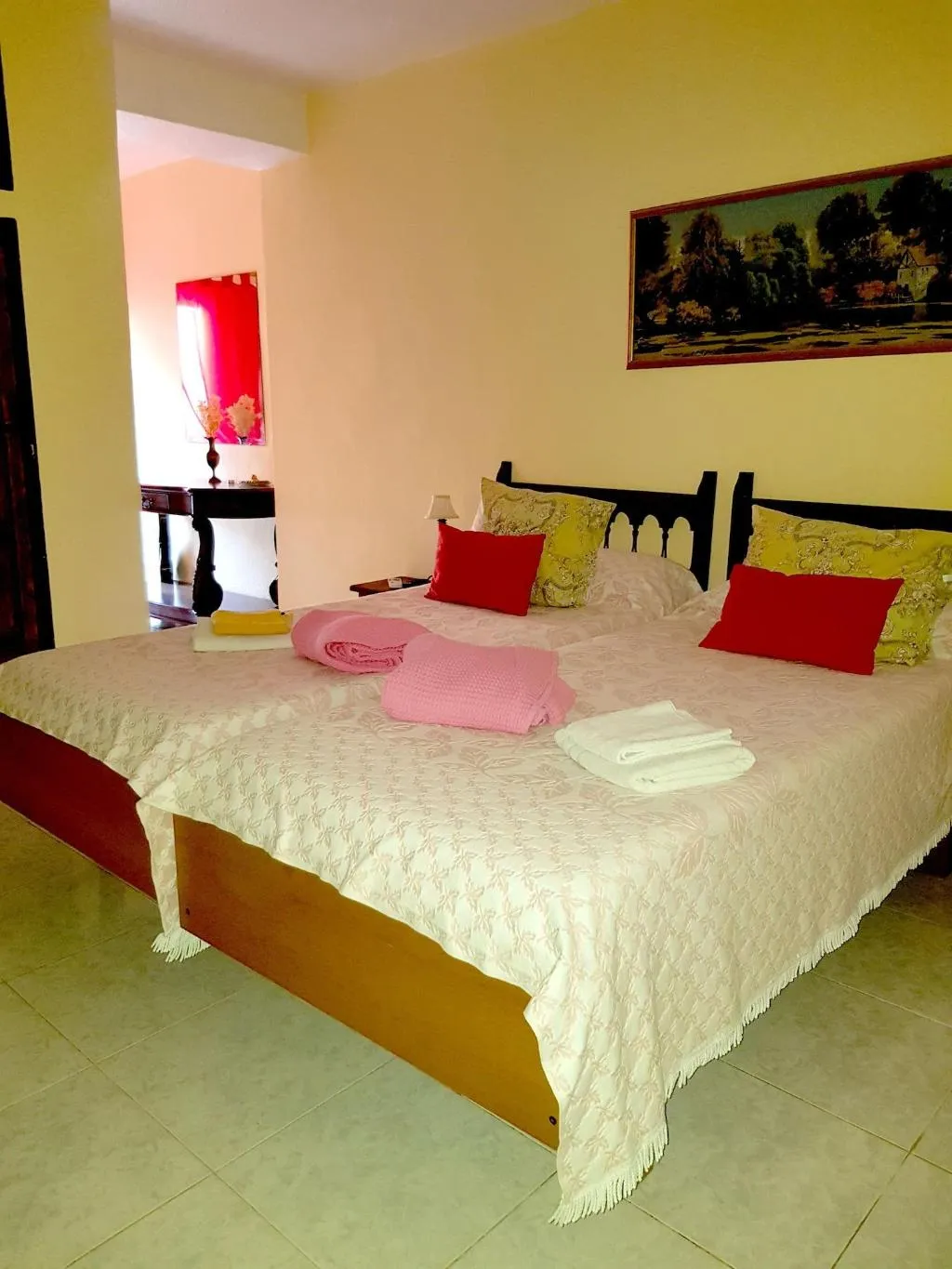 Room, El Artista de Paraíso, Costa Blanca