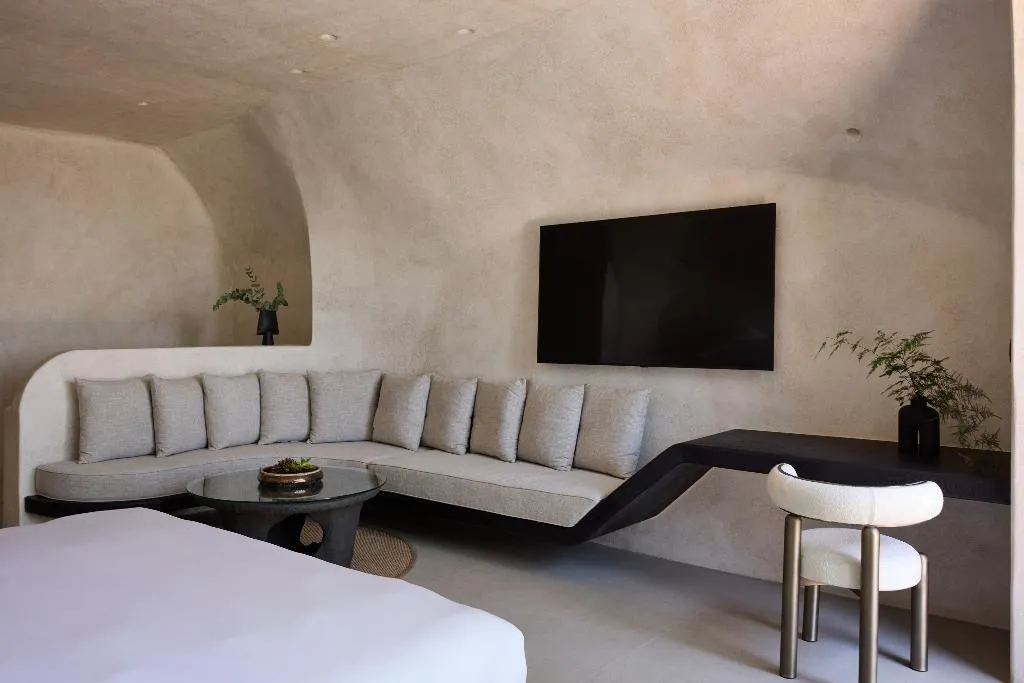 SUITE WITH PRIVATE POOL Room, One Of One Hotel, Santorini