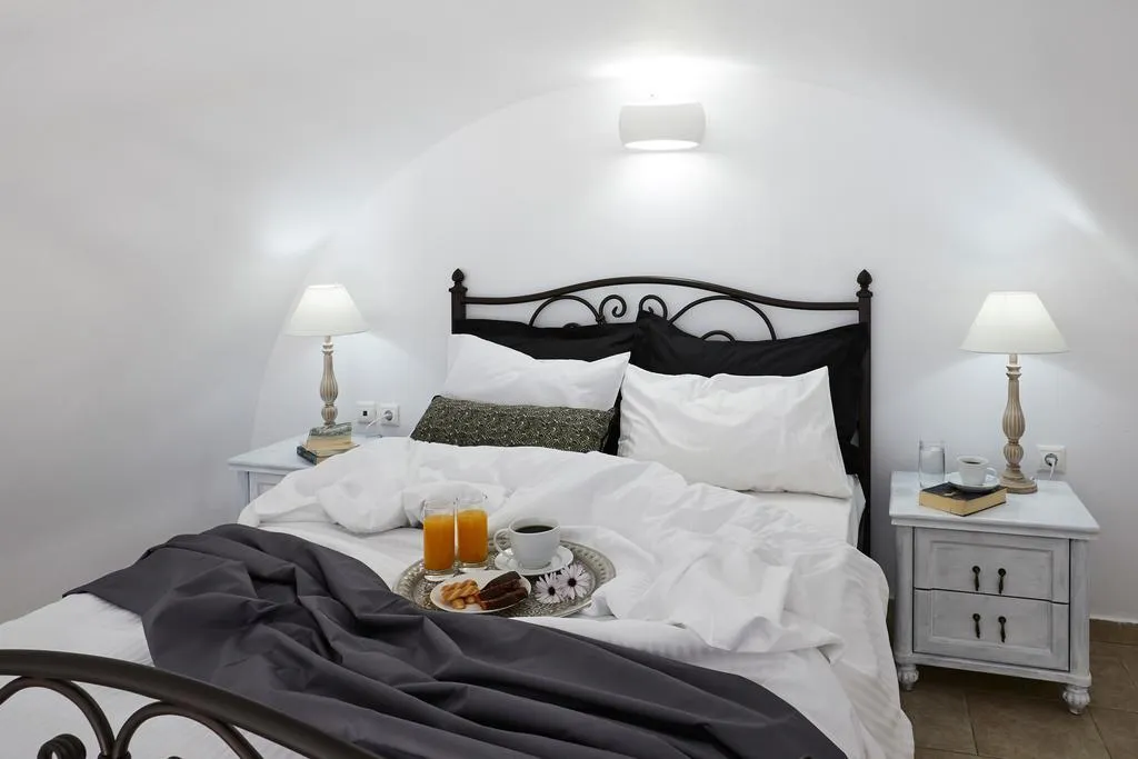 Double or Twin SUPERIOR Room, Golden East, Santorini