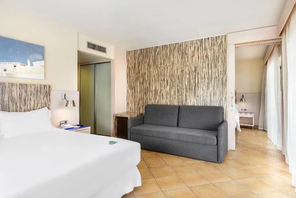 FAMILY ROOM STANDARD Room, Seth Punta Prima, Menorca