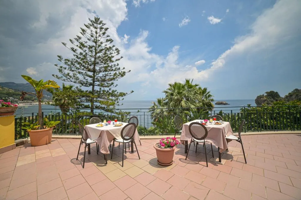 Terrace, Hotel Baia Delle Sirene, Taormina