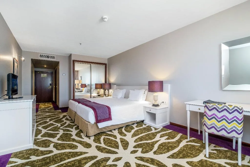 DOUBLE QUEEN SIZE BED Room, Holiday Inn Porto Gaia, Porto