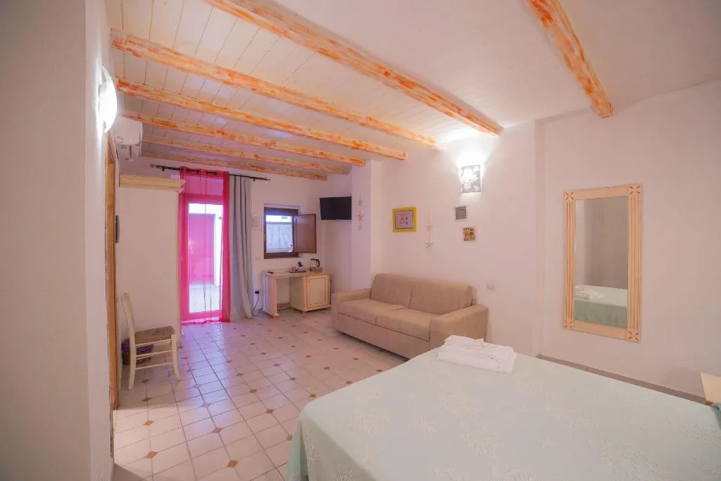 Room, Domus Olbia Inn, Olbia
