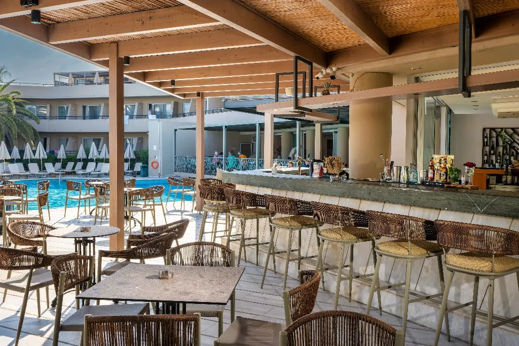 Bar, Minos, Crete