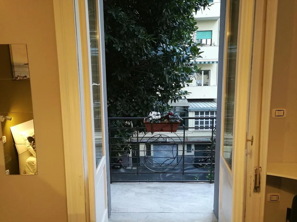 Room, B&B Marange, Naples