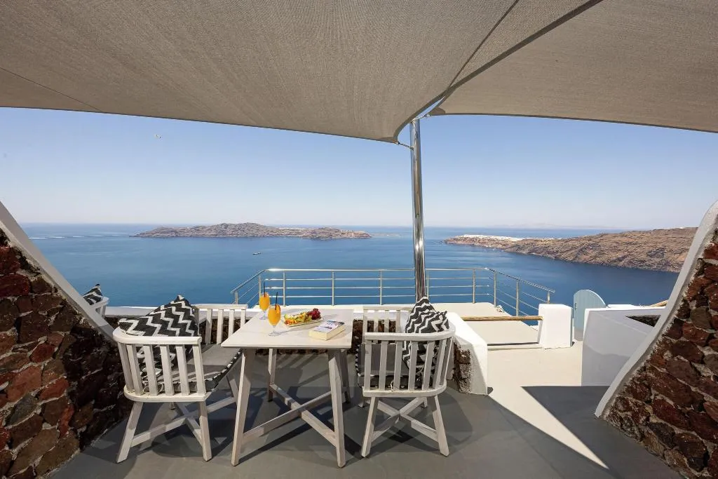 Terrace, Ilioperato Traditional Apartments, Santorini