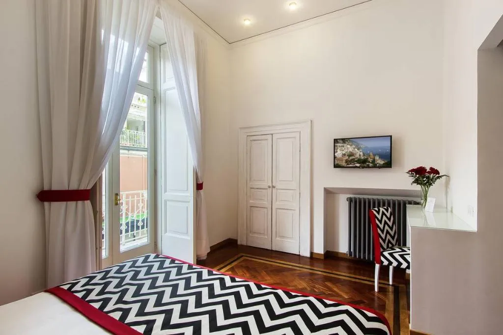 FAMILY ROOM DELUXE CITY VIEW Room, Palazzo Starace, Naples
