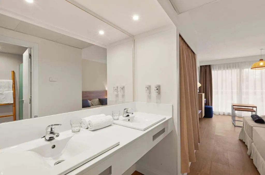 Room, FERGUS Club Palmanova Park, Majorca