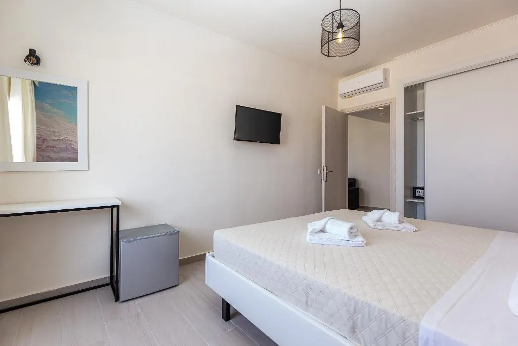Double or Twin SEA VIEW Room, Aqua Luxury Suites, Corfu