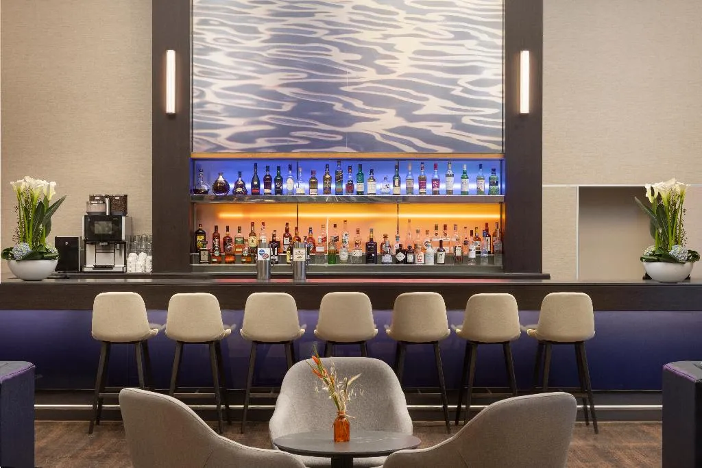 Bar, Hilton Dusseldorf, Dusseldorf