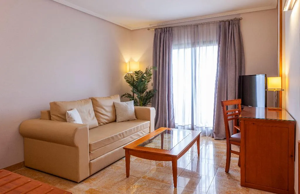 JUNIOR SUITE POOL VIEW Room, Hotel La Laguna Spa & Golf, Costa Blanca