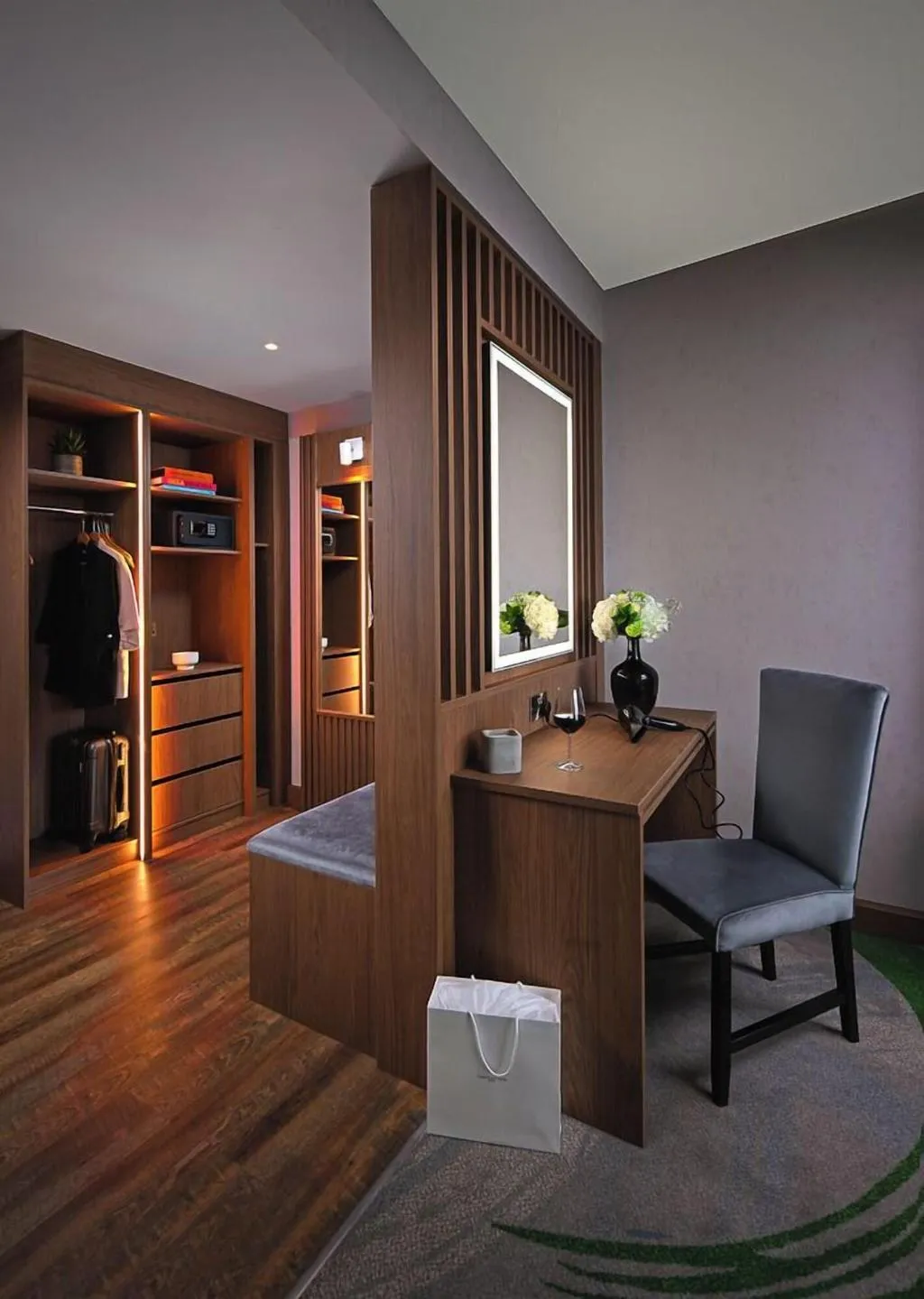 DOUBLE DELUXE KING BED Room, Carlton Hotel Dublin Airport, Dublin