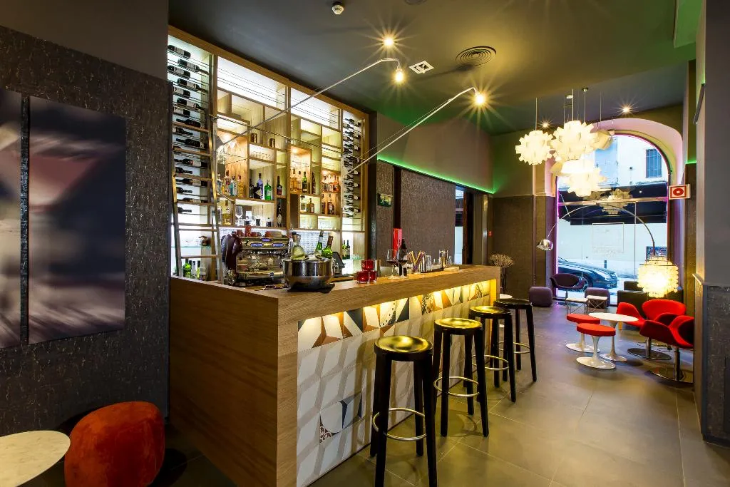 Bar, Leonardo Hotel Las Ramblas, Barcelona
