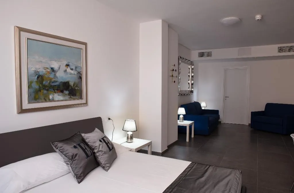 FAMILY ROOM STANDARD Room, L'Essenza Hotel, Olbia