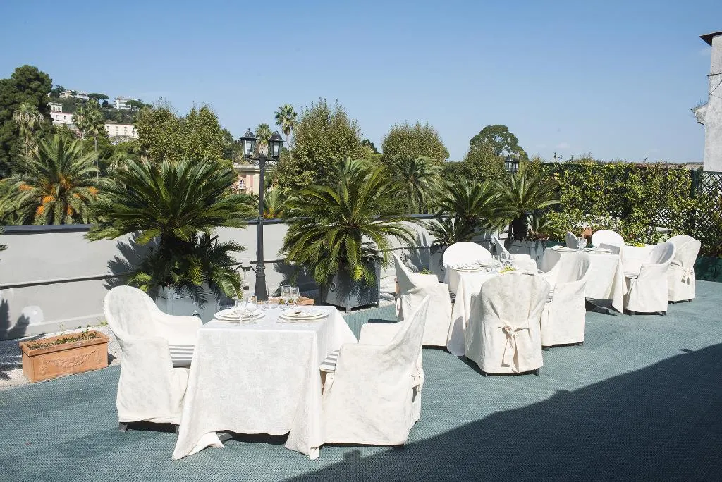Terrace, Del Real Orto Botanico, Naples