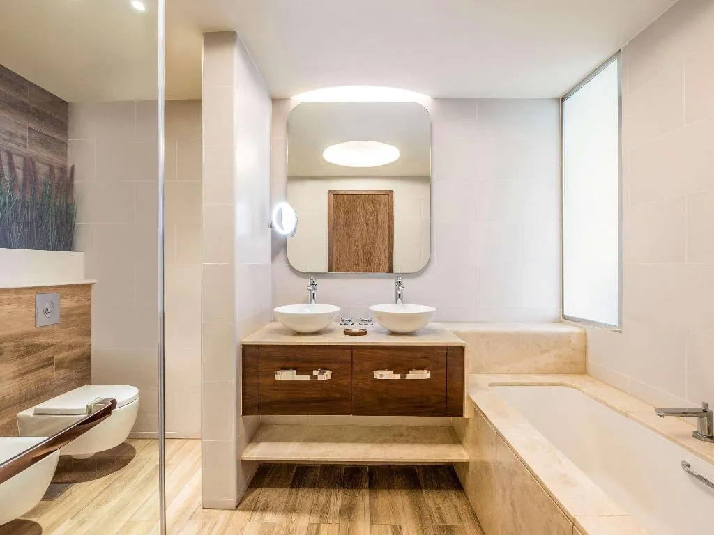 SUITE EXECUTIVE KING BED Room, The Retreat Palm Dubai MGallery by Sofitel, Dubai
