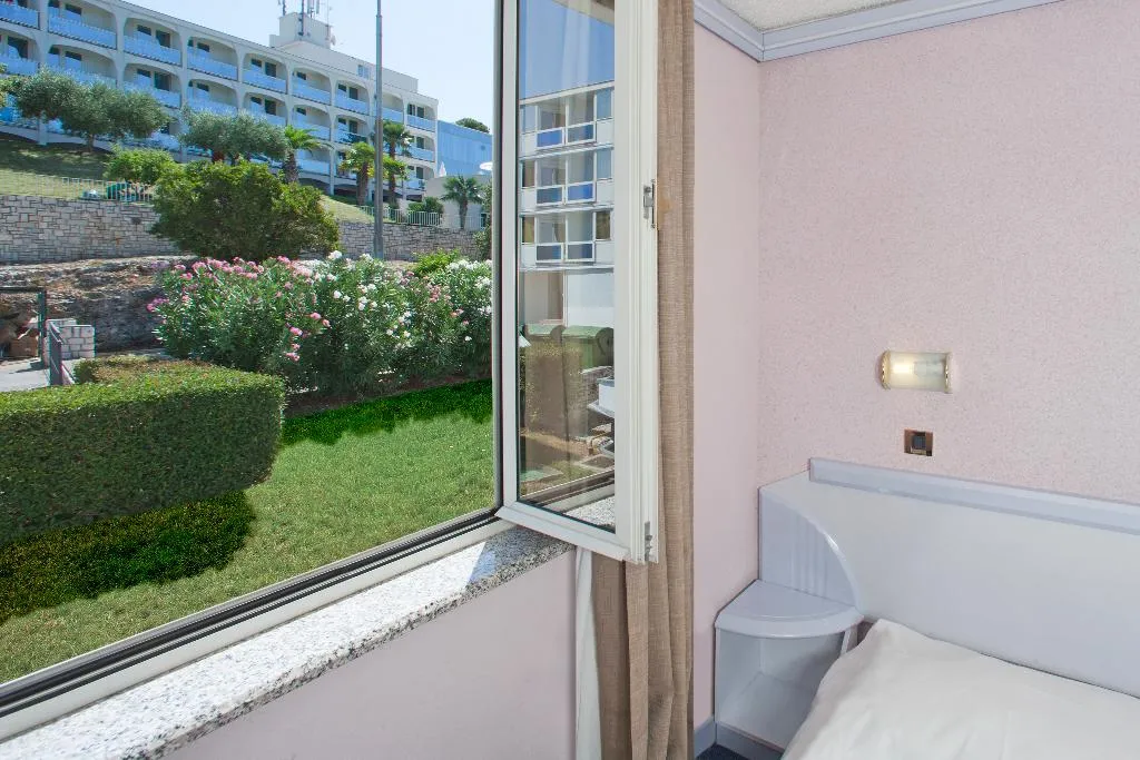 DOUBLE SINGLE USE STANDARD Room, Hotel Plavi Plava Laguna, Istria