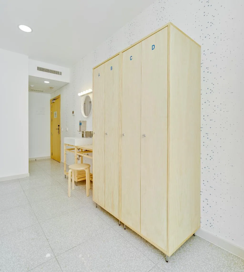 QUADRUPLE CAPACITY 4 THREE BEDROOM Room, Loop INN Hostel Cartagena, Costa Blanca