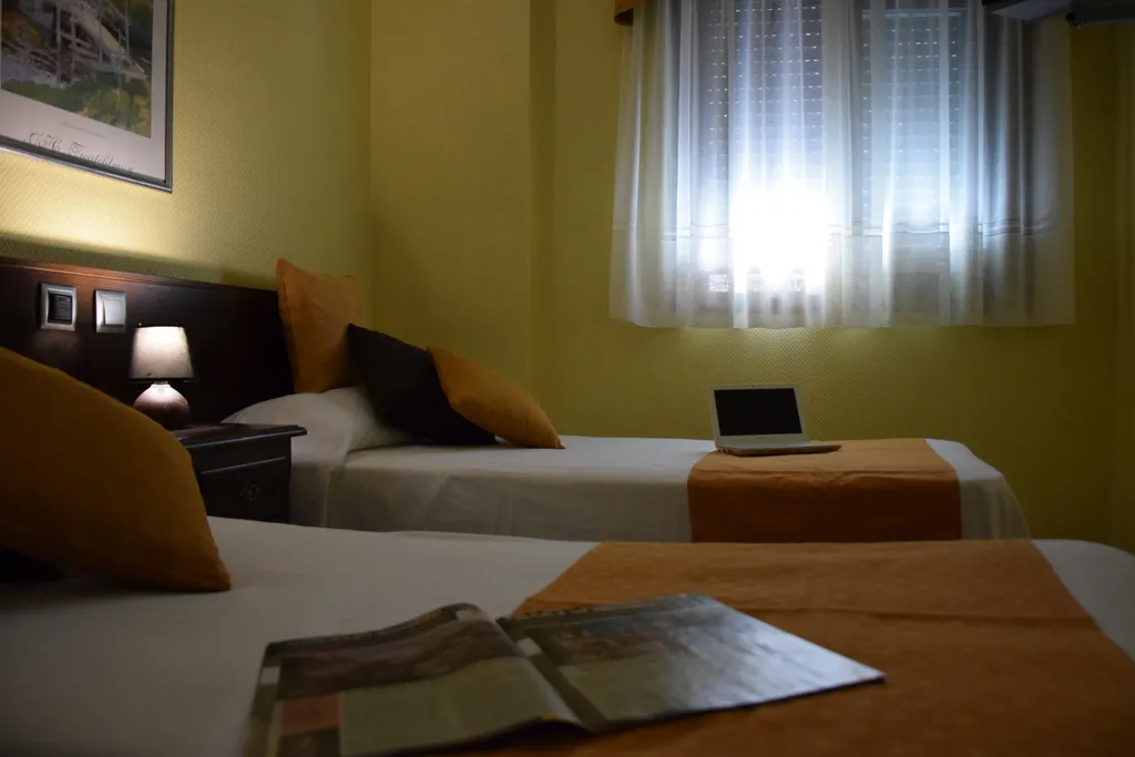 Double or Twin STANDARD Room, Complutense, Madrid