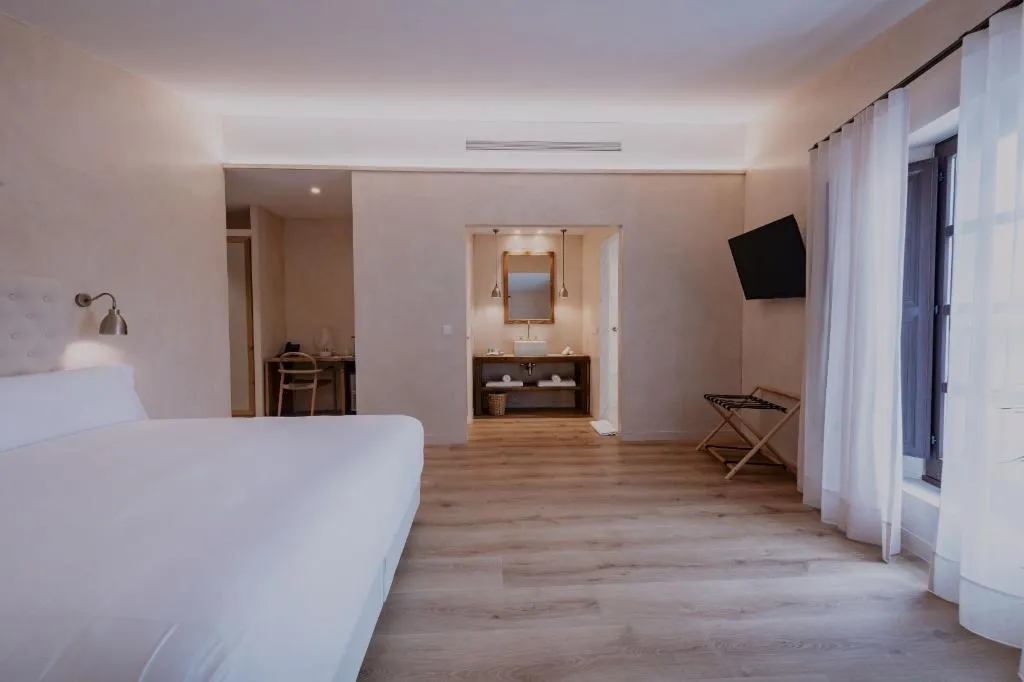 DOUBLE SUPERIOR Room, Palau Macelli, Costa Brava