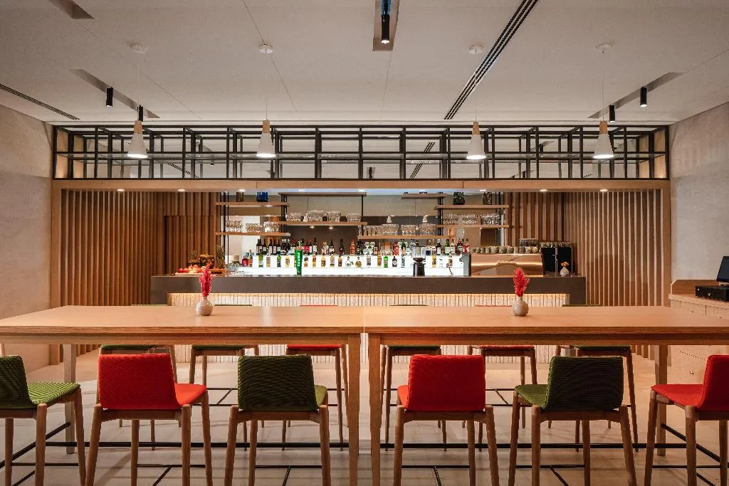 Restaurant, Holiday Inn Hotel & Suites Dubai Science Park, Dubai