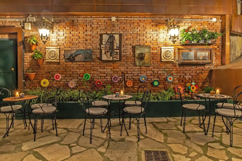 Terrace, La Fenice et des Artistes, Venice