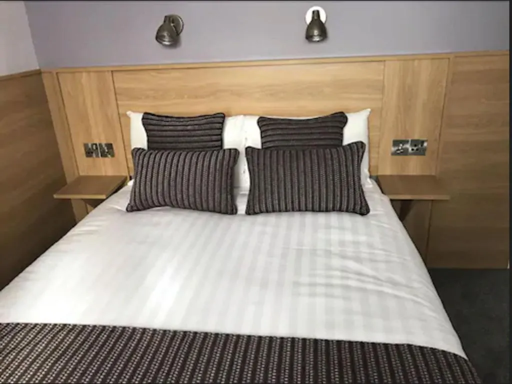 DOUBLE STANDARD Room, Kennedy's Pub Drumcondra, Dublin