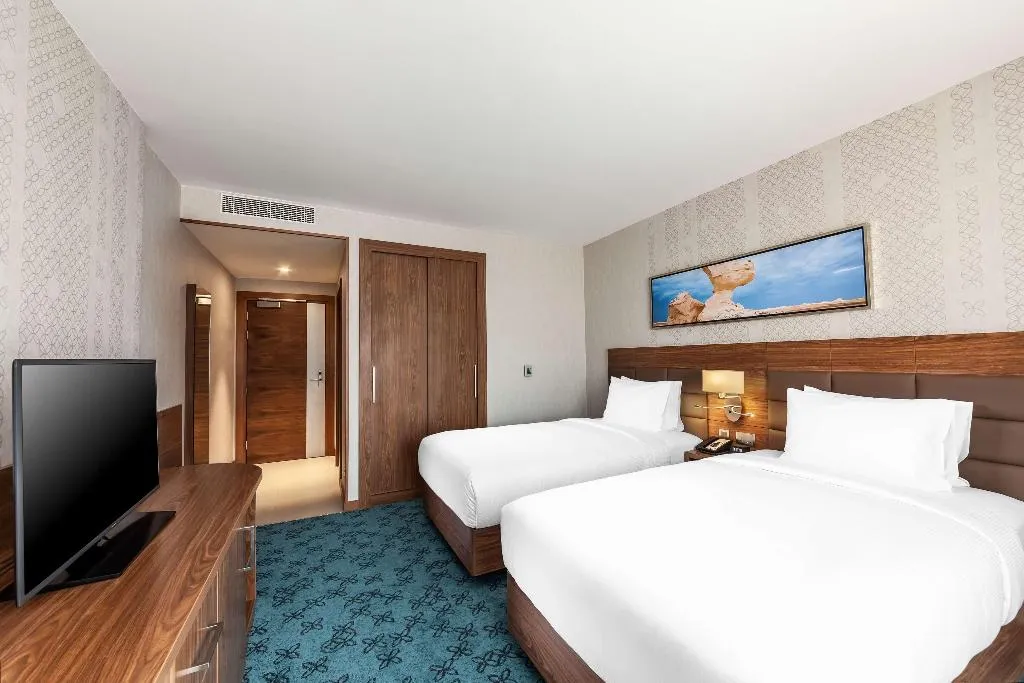 TWIN GUEST ROOM Room, DoubleTree by Hilton Dubai Al Jadaf, Dubai