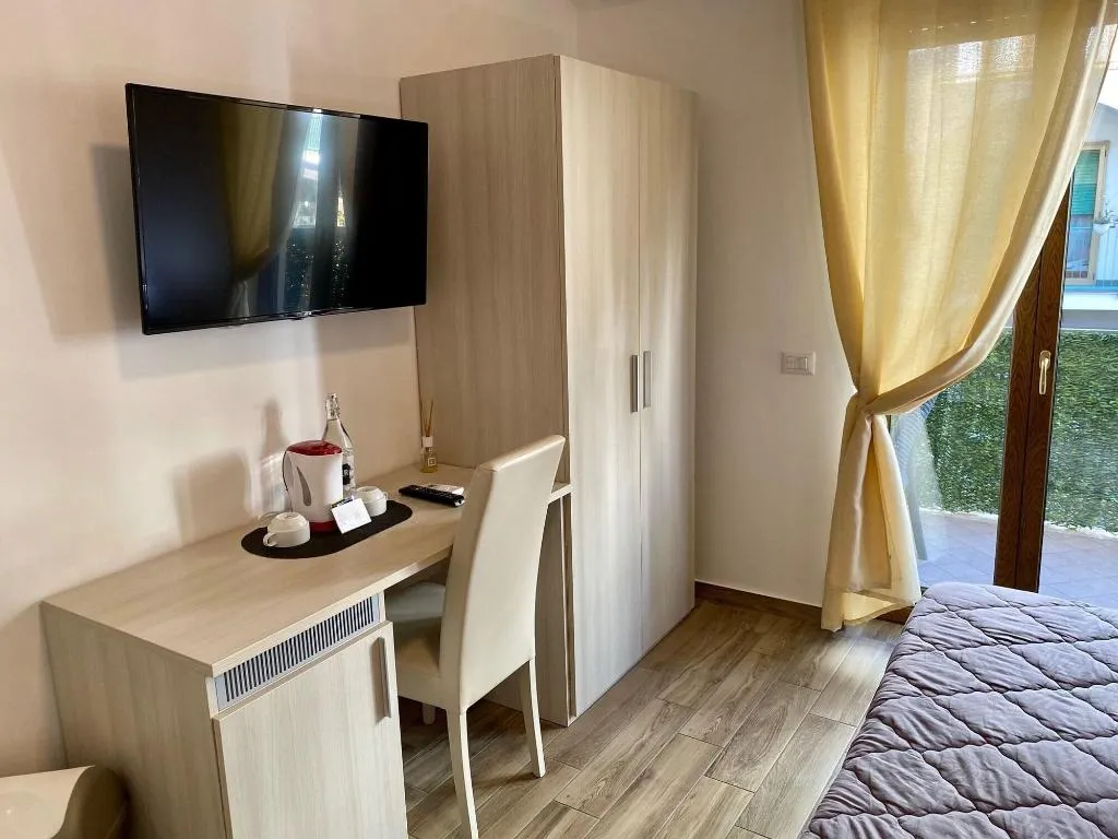 Room, Beb Caruso, Naples