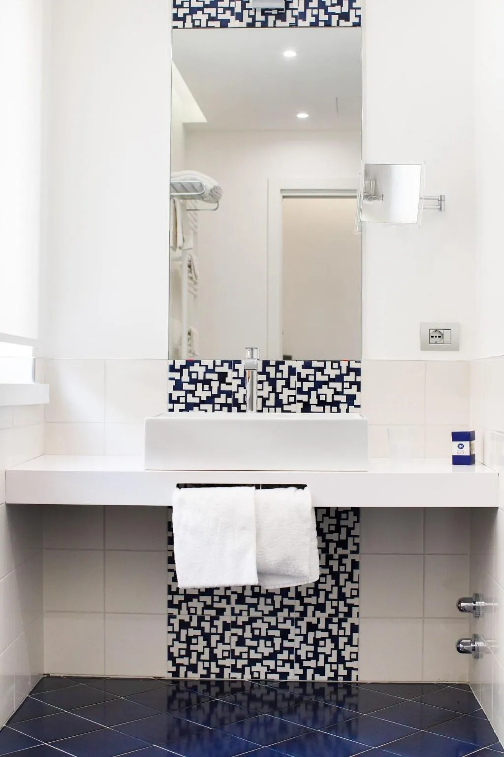 DOUBLE SUPERIOR QUEEN BED Room, Hotel Nice, Naples