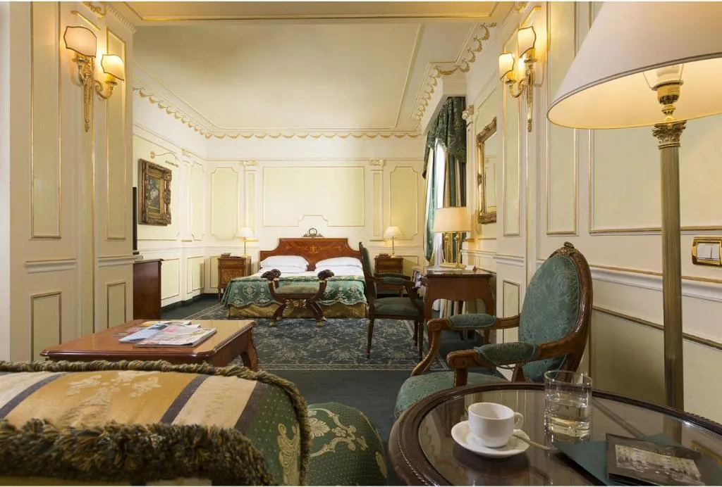 DOUBLE SUPERIOR Room, Grand Hotel Vanvitelli, Naples
