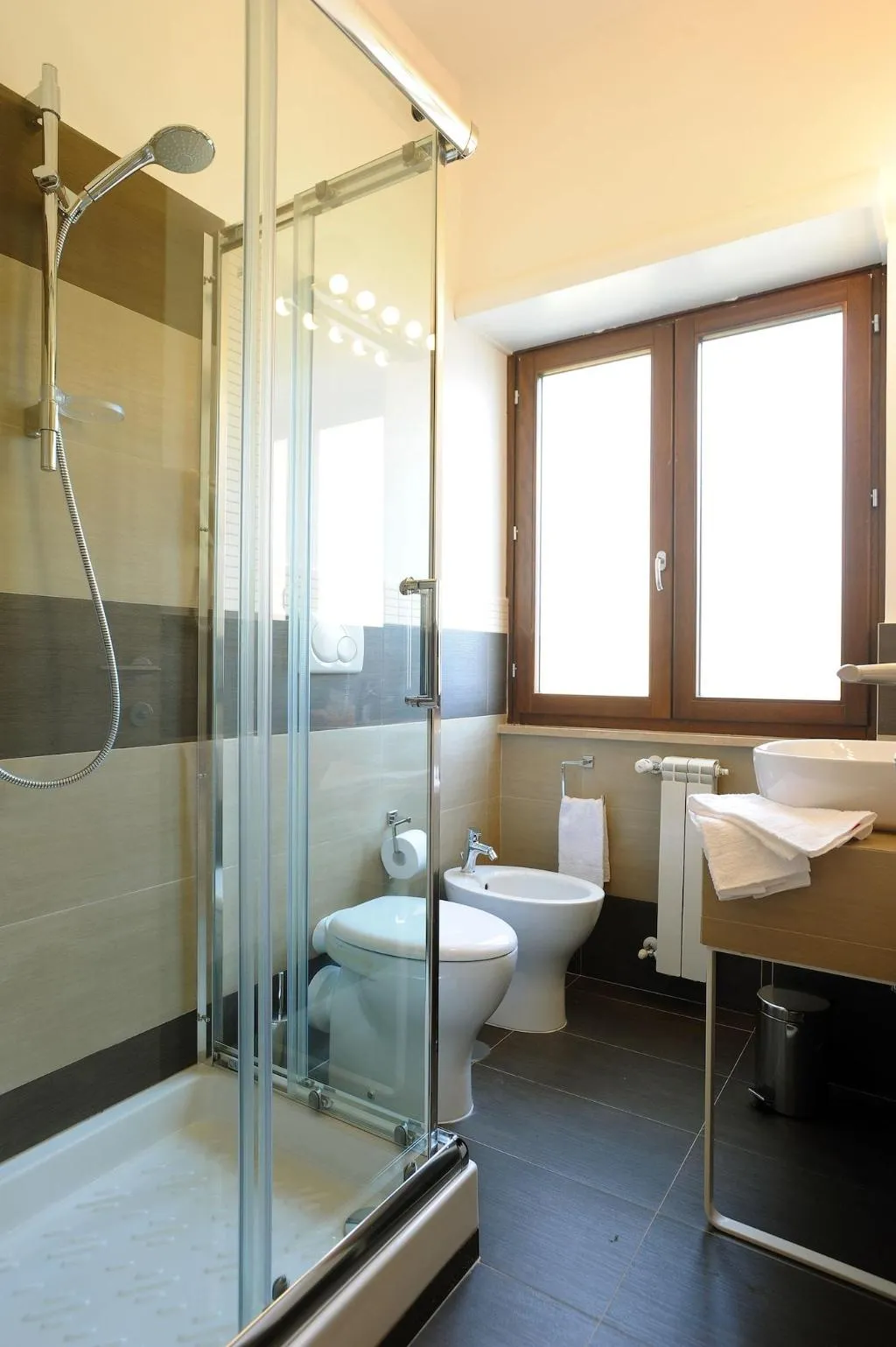 Room, Honey Rooms, Rome