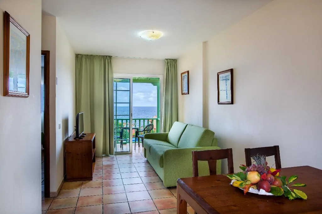 APARTMENT CAPACITY 4 TWO BEDROOMS Room, La Caleta, La Palma