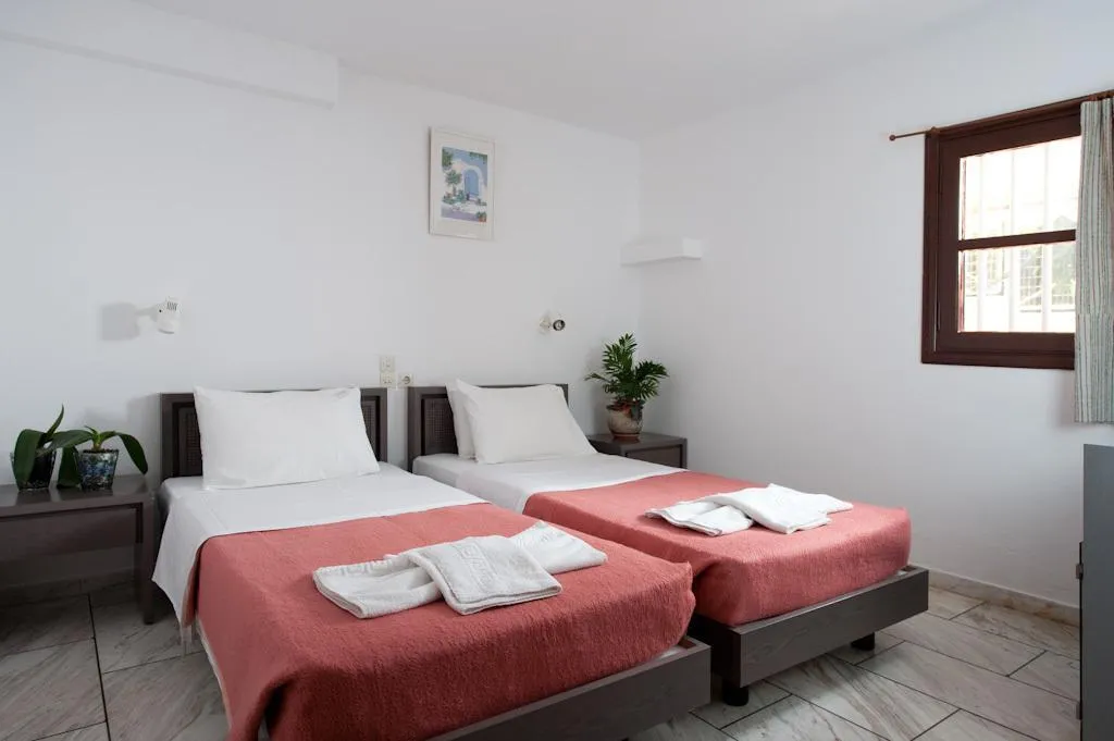 Room, Kiriakos Studios Apartments, Crete