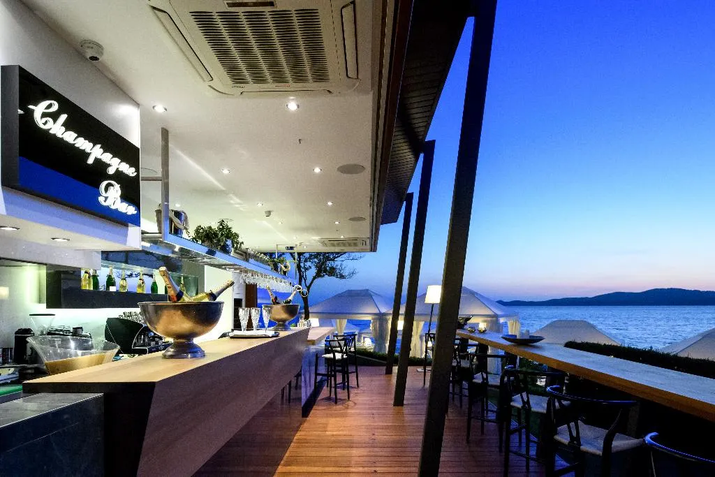 Bar, Avaton Luxury Beach Resort Relais & Chateau, Thessaloniki