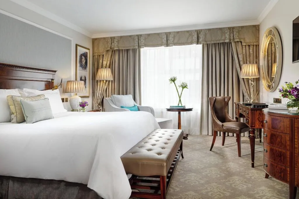 DOUBLE KING SIZE BED Room, The Shelbourne, Autograph Collection, Dublin