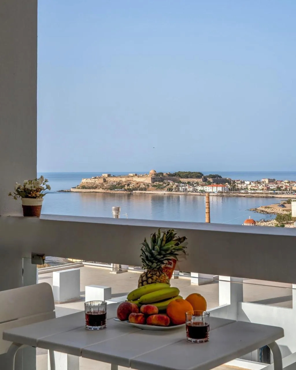 Room, Vivian Art Apartments, Crete