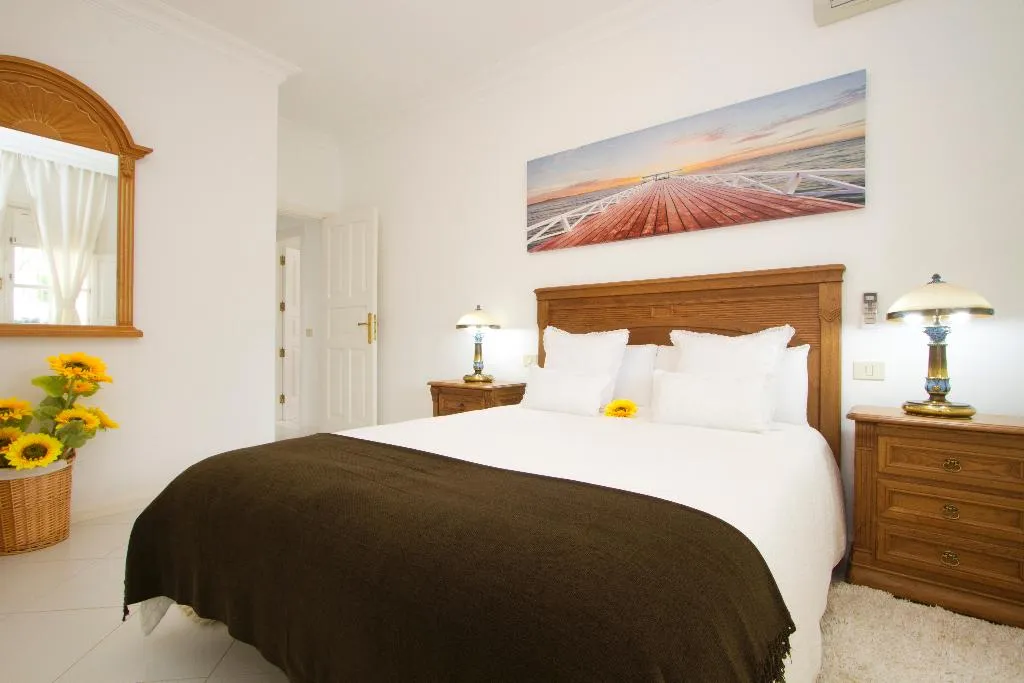 VILLA CAPACITY 6 THREE BEDROOM Room, Villa Sueños Del Mar, Lanzarote