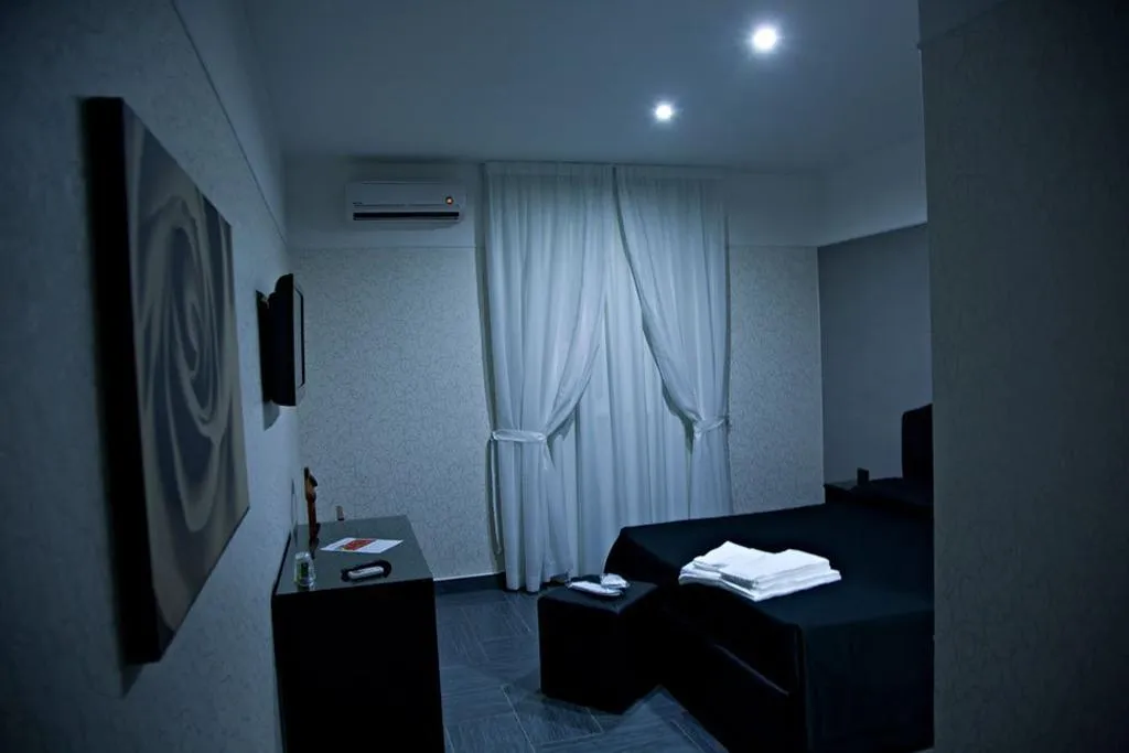 TRIPLE STANDARD Room, Hotel Masaniello Luxury, Naples