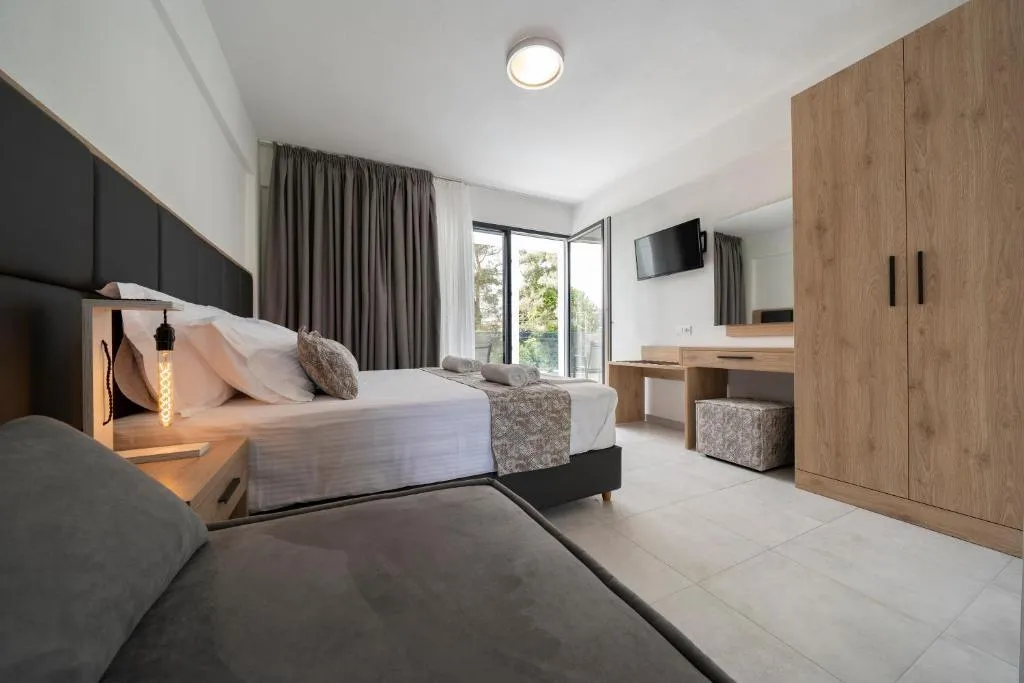 DOUBLE POOL VIEW Room, Avaton Luxury Resort  And Spa Access The Enigma, Thessaloniki