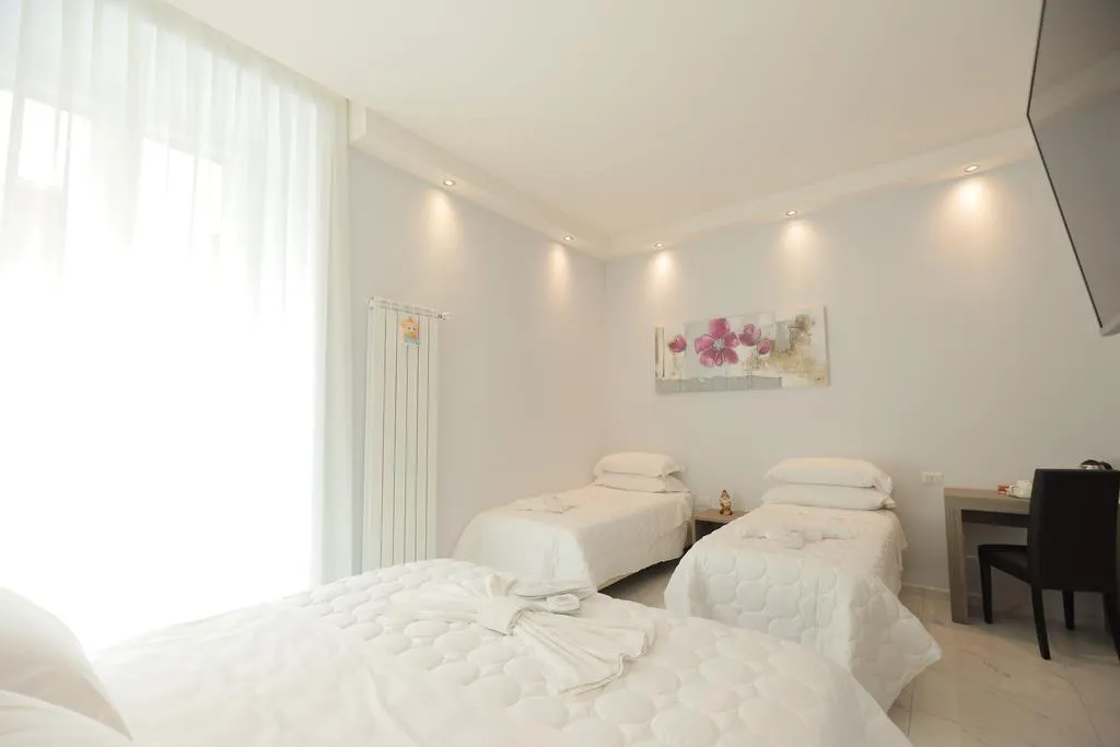 Double or Twin STANDARD Room, Garibaldi Suite, Naples