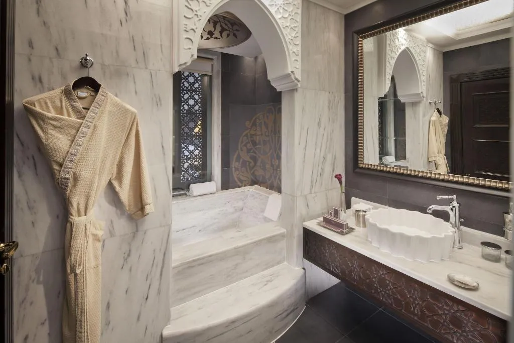 Room, Jumeirah Zabeel Saray Dubai, Dubai