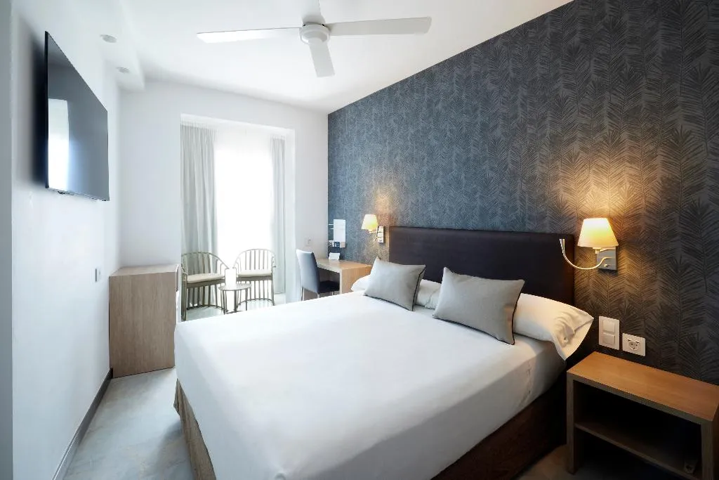 Double or Twin STANDARD Room, Catalonia Mirador des Port, Menorca