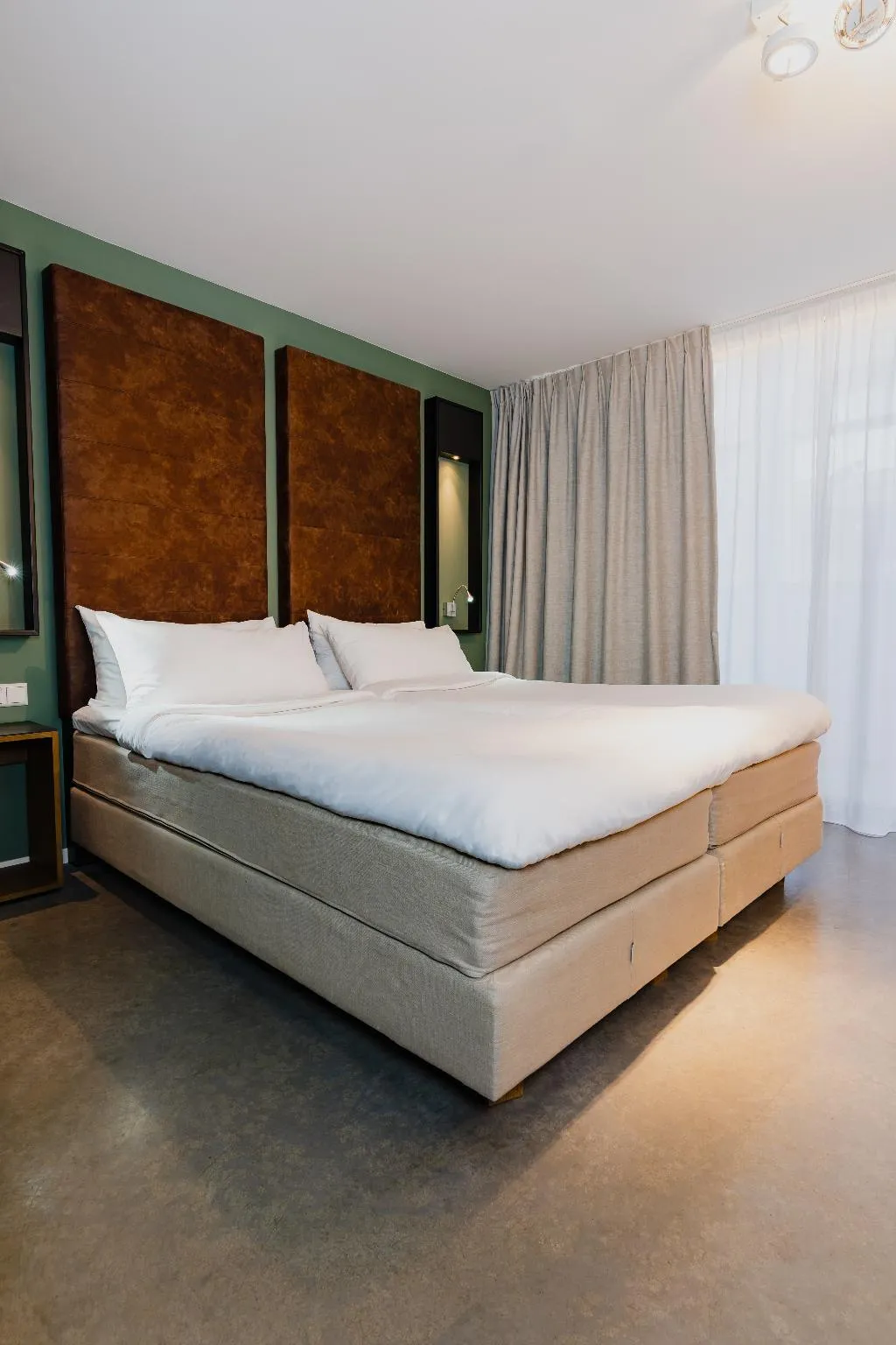 DOUBLE STANDARD Room, Hotel De Hallen, Amsterdam