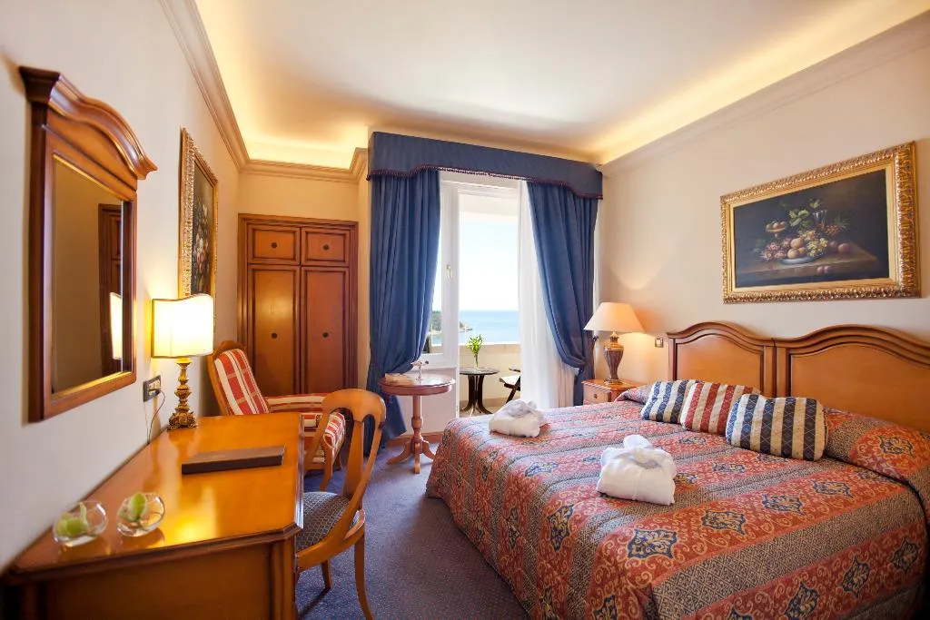 DOUBLE SINGLE USE DELUXE SEA VIEW Room, Villa Glavic, Dubrovnik