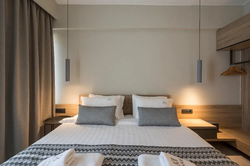 SUITE WITH JACUZZI Room, Mare Village Hotel, Crete