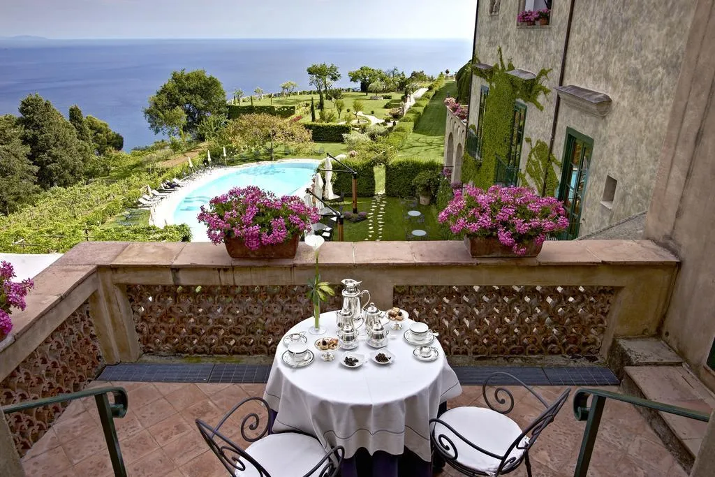 Room, Villa Cimbrone, Naples