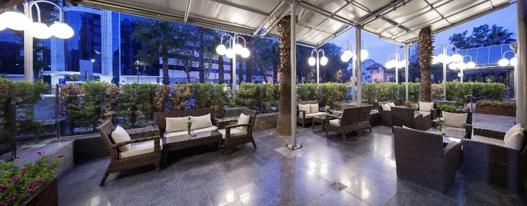 Bar, Hilton Izmir, Izmir