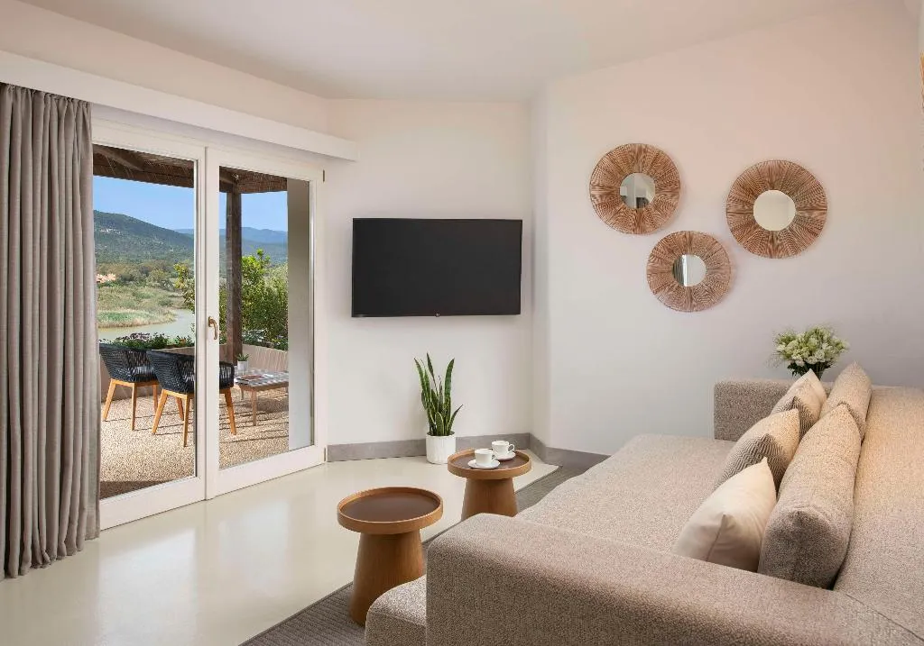 SUITE STANDARD Room, Baia di Chia Resort Sardinia, Curio Collection, Cagliari